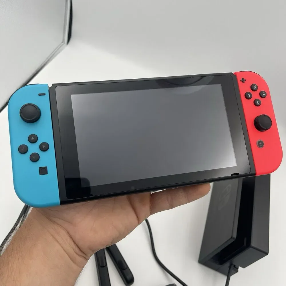 Nintendo Switch Handheld Console HAC-001(-01) - Excellent Mint Condition Bundle